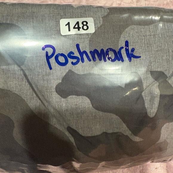 Vuori Banks Shorts Mens Medium Drawstring Stretch Performance Grey Camo Gym V330 - Picture 14 of 14